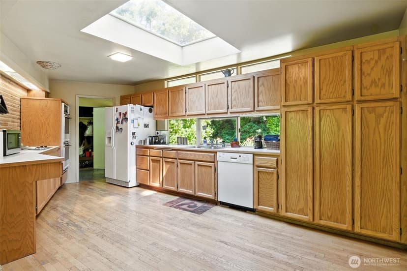 Property photo for 2650 120th Avenue NE, Bellevue photo 16