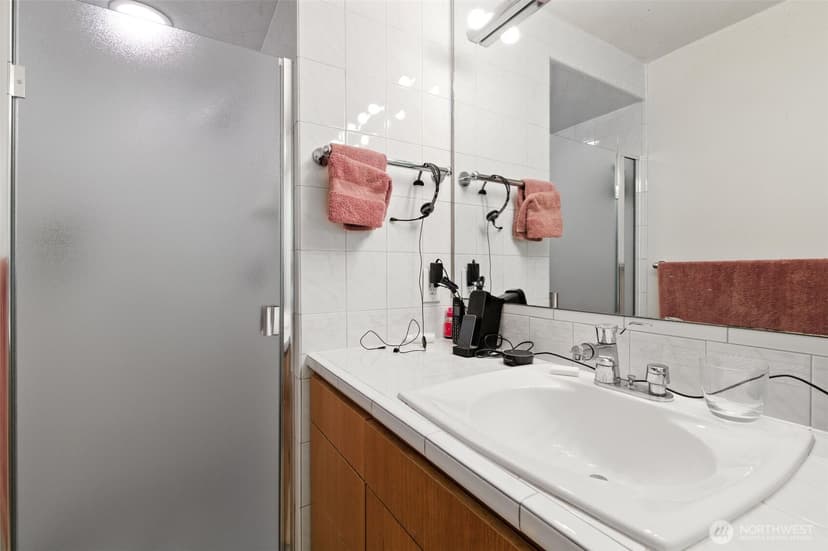 Property photo for 2650 120th Avenue NE, Bellevue photo 25