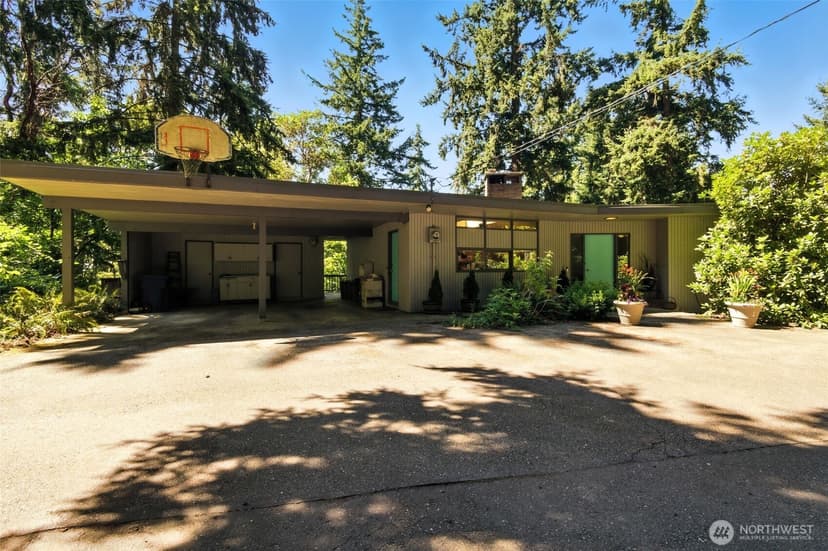 Property photo for 2650 120th Avenue NE, Bellevue photo 2