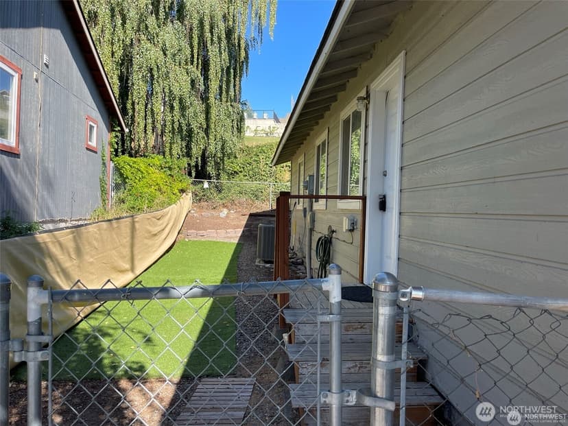 Property photo for 380 N Shore Court, Manson photo 20