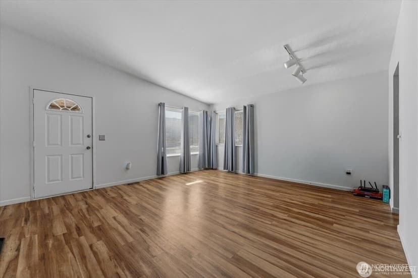 Property photo for 380 N Shore Court, Manson photo 6