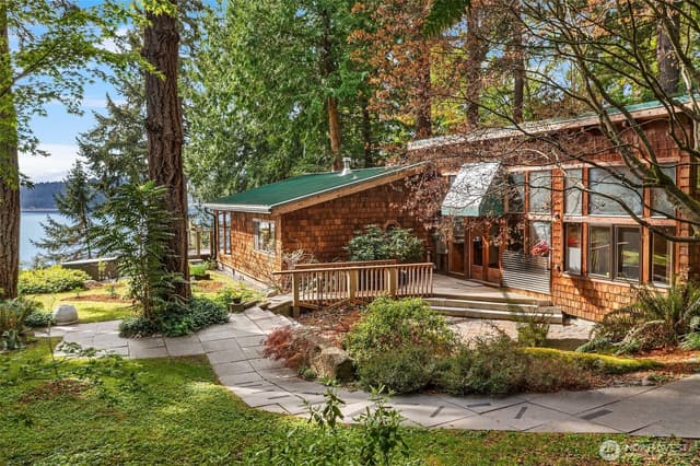 Property photo for 19923 Robinwood Road SW, Vashon photo 2