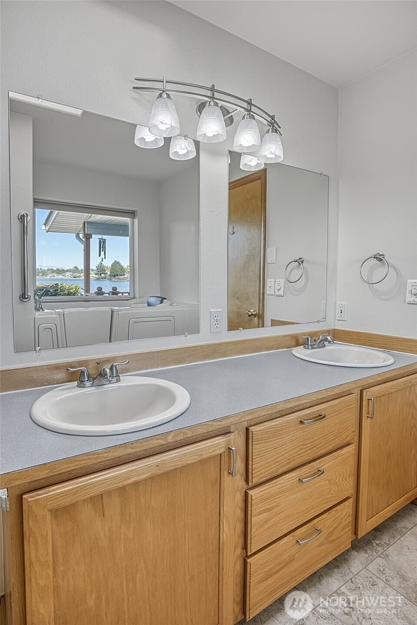 Property photo for 288 Overlake Street NE, Ocean Shores photo 22
