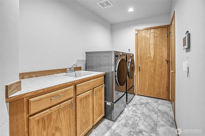 Property photo for 288 Overlake Street NE, Ocean Shores photo 32