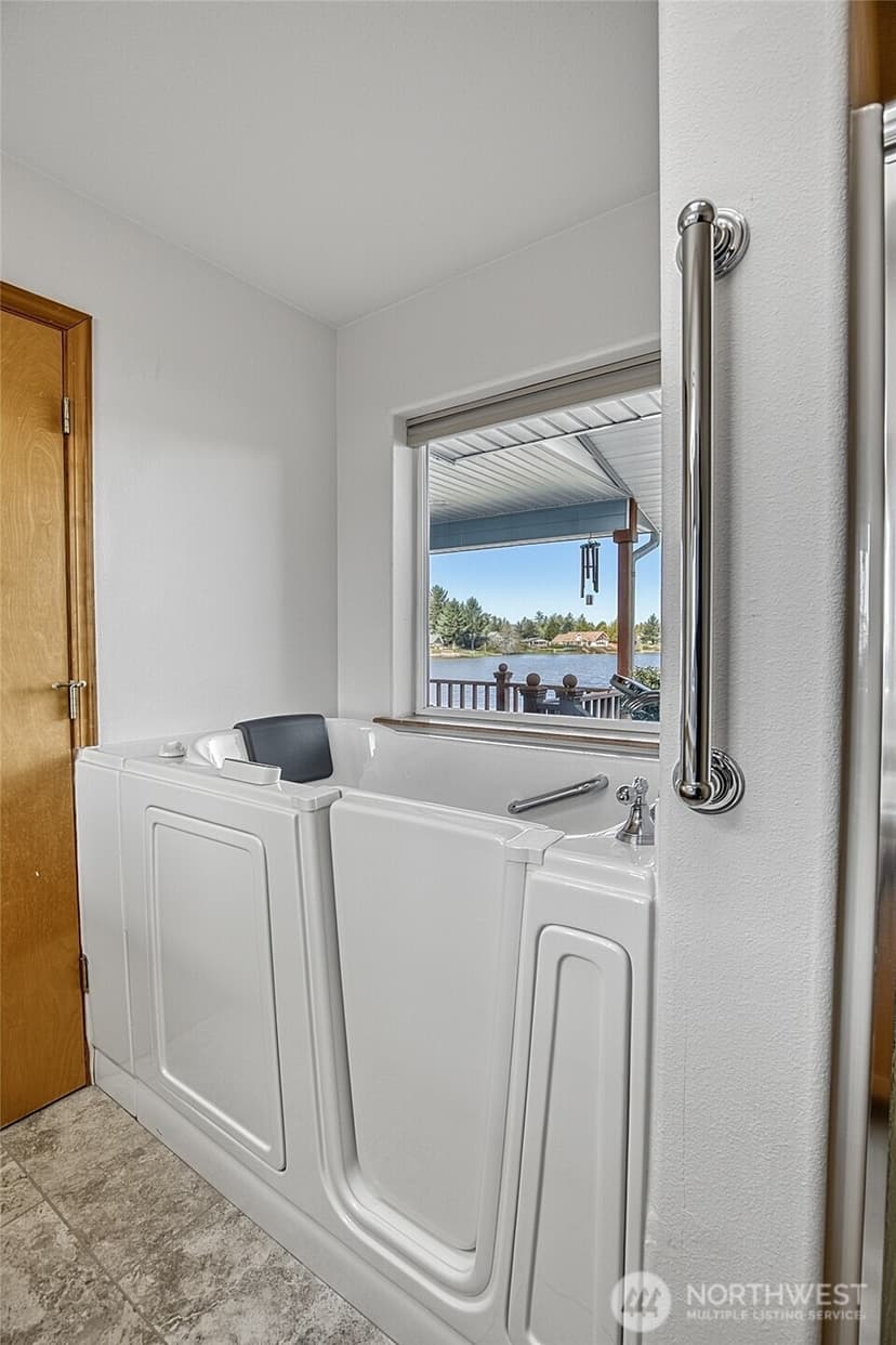 Property photo for 288 Overlake Street NE, Ocean Shores photo 23
