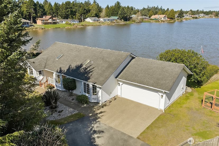 Property photo for 288 Overlake Street NE, Ocean Shores photo 9