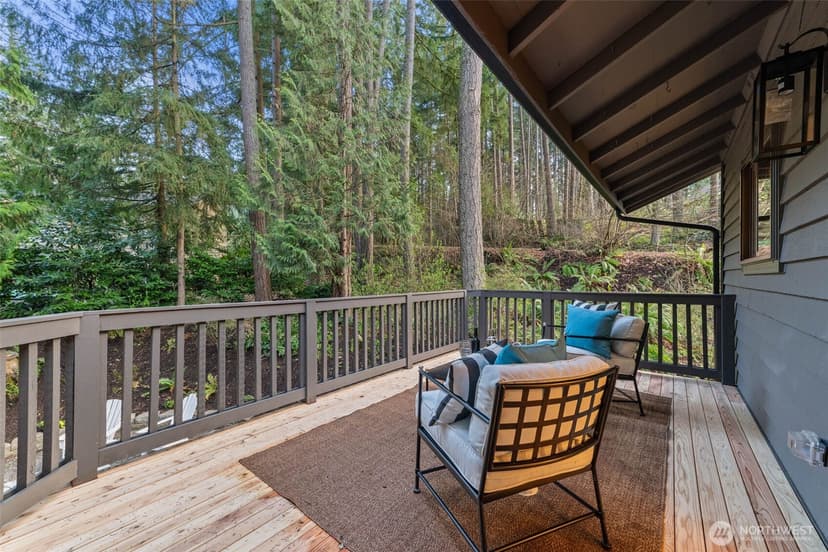 Property photo for 15817 SE Newport Way, Bellevue photo 10