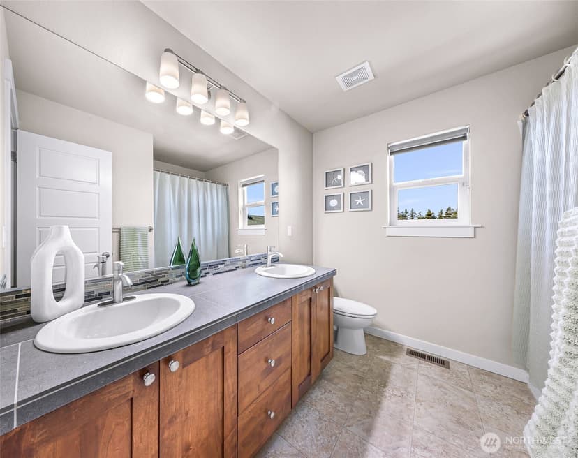 Property photo for 4808 Hunttings Lane, Mukilteo photo 28
