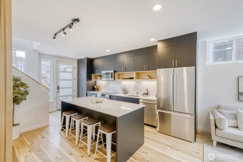 Property photo for 517 Howe Street #B, Seattle photo 5