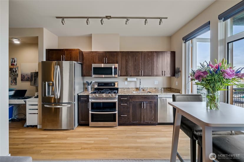 Property photo for 15100 6th Avenue SW #523, Burien photo 4