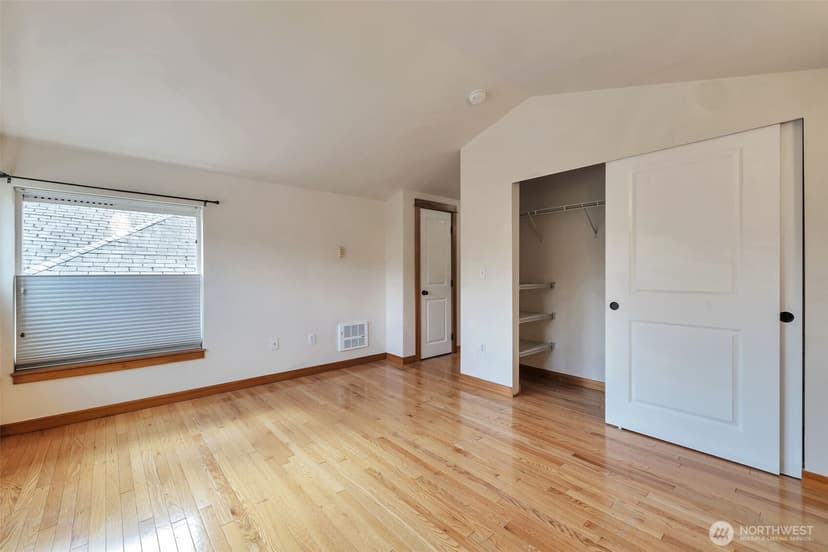 Property photo for 2221 E Spruce Street, Seattle photo 20