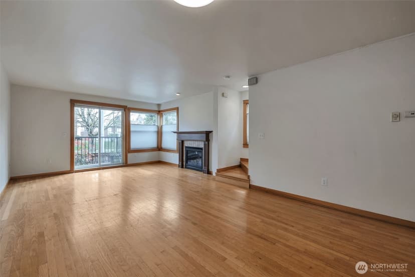 Property photo for 2221 E Spruce Street, Seattle photo 6