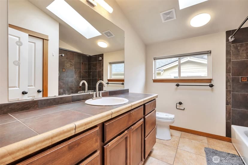 Property photo for 2221 E Spruce Street, Seattle photo 21