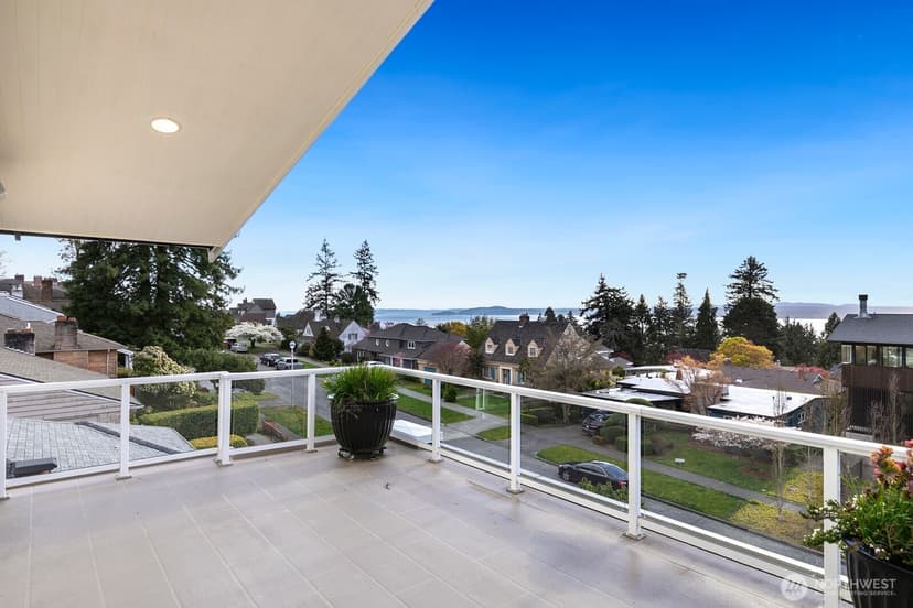 Property photo for 3046 43rd Avenue W, Seattle photo 16