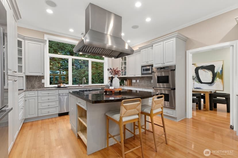 Property photo for 3046 43rd Avenue W, Seattle photo 12