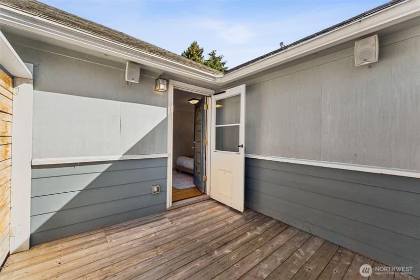 Property photo for 8424 East Side Drive NE, Tacoma photo 23