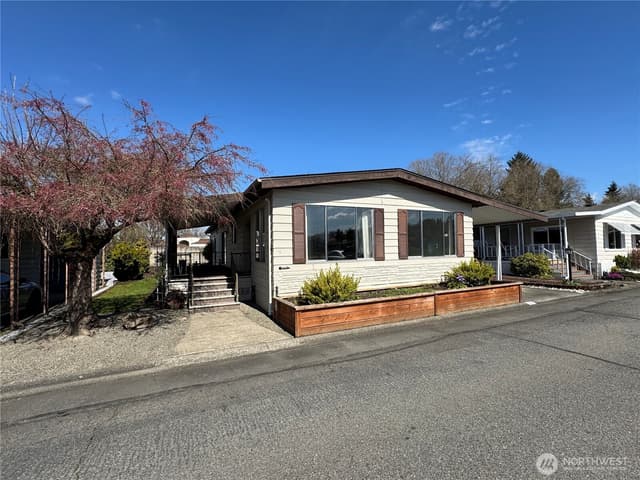 Property photo for 1402 22nd Street NE #5, Auburn