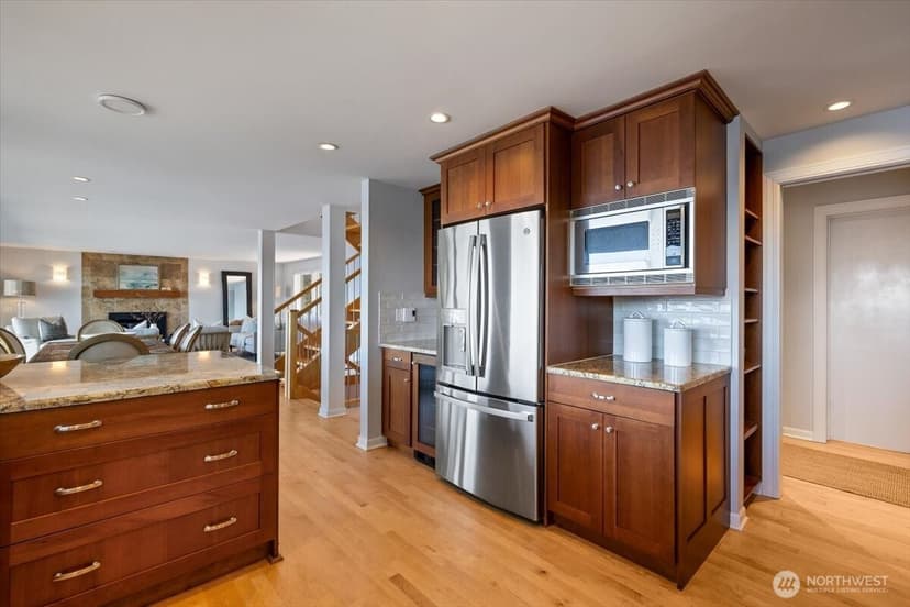Property photo for 16733 Maplewild Avenue SW, Burien photo 13