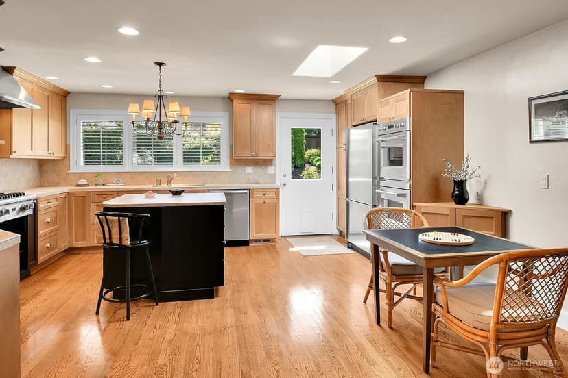 Property photo for 2209 38th Place E, Seattle photo 5