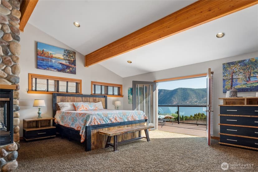 Property photo for 1995 Lakeshore Drive, Manson photo 17