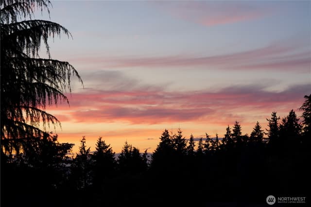 Property photo for 1115 4th Avenue S #3C, Edmonds photo 2