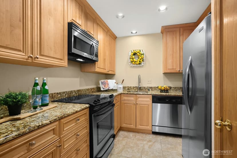 Property photo for 1115 4th Avenue S #3C, Edmonds photo 8