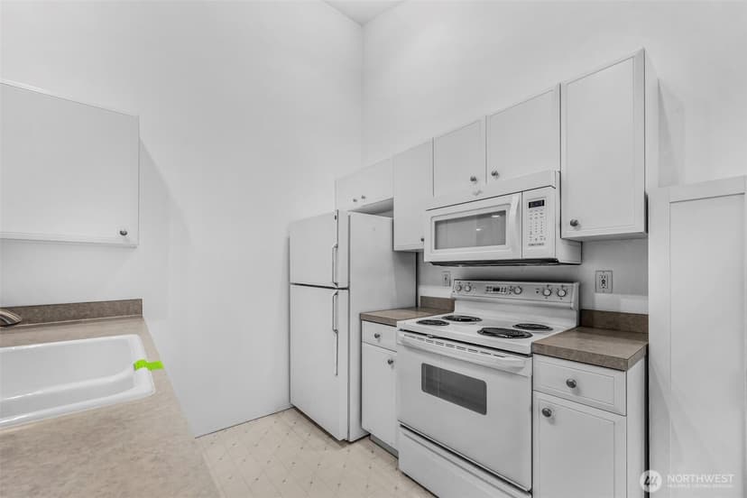 Property photo for 6527 200th Street SW #304, Lynnwood photo 3