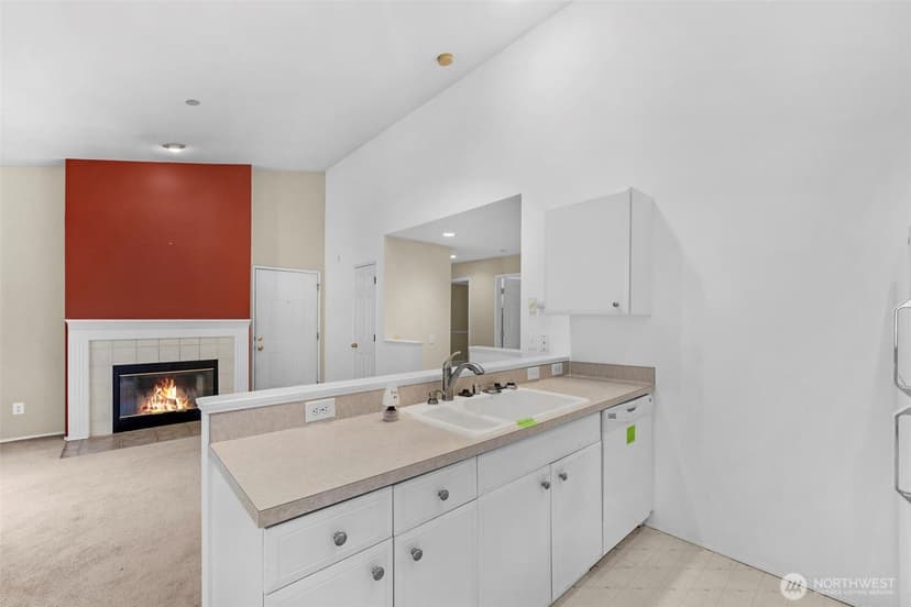 Property photo for 6527 200th Street SW #304, Lynnwood photo 2
