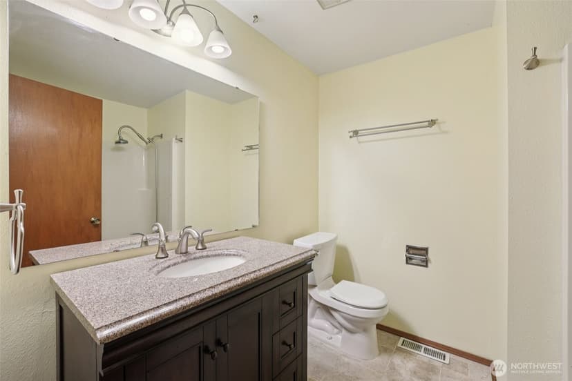 Property photo for 11208 SE 234th Place, Kent photo 17