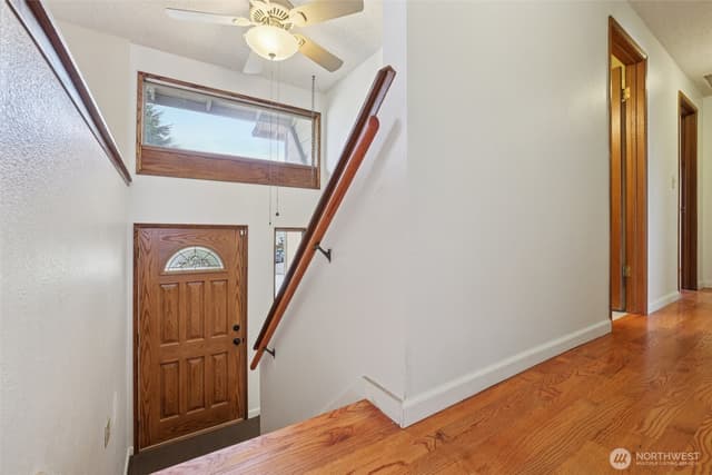Property photo for 11208 SE 234th Place, Kent photo 3