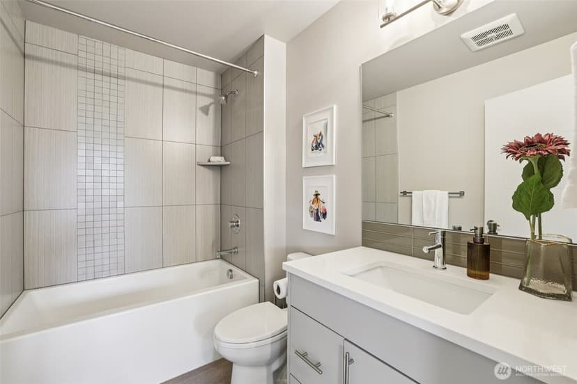 Property photo for 8410 17th Avenue SW #3, Seattle photo 32