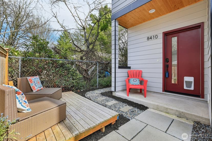 Property photo for 8410 17th Avenue SW #3, Seattle photo 2
