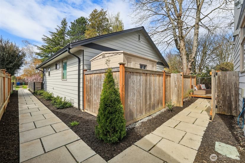 Property photo for 8410 17th Avenue SW #3, Seattle photo 6