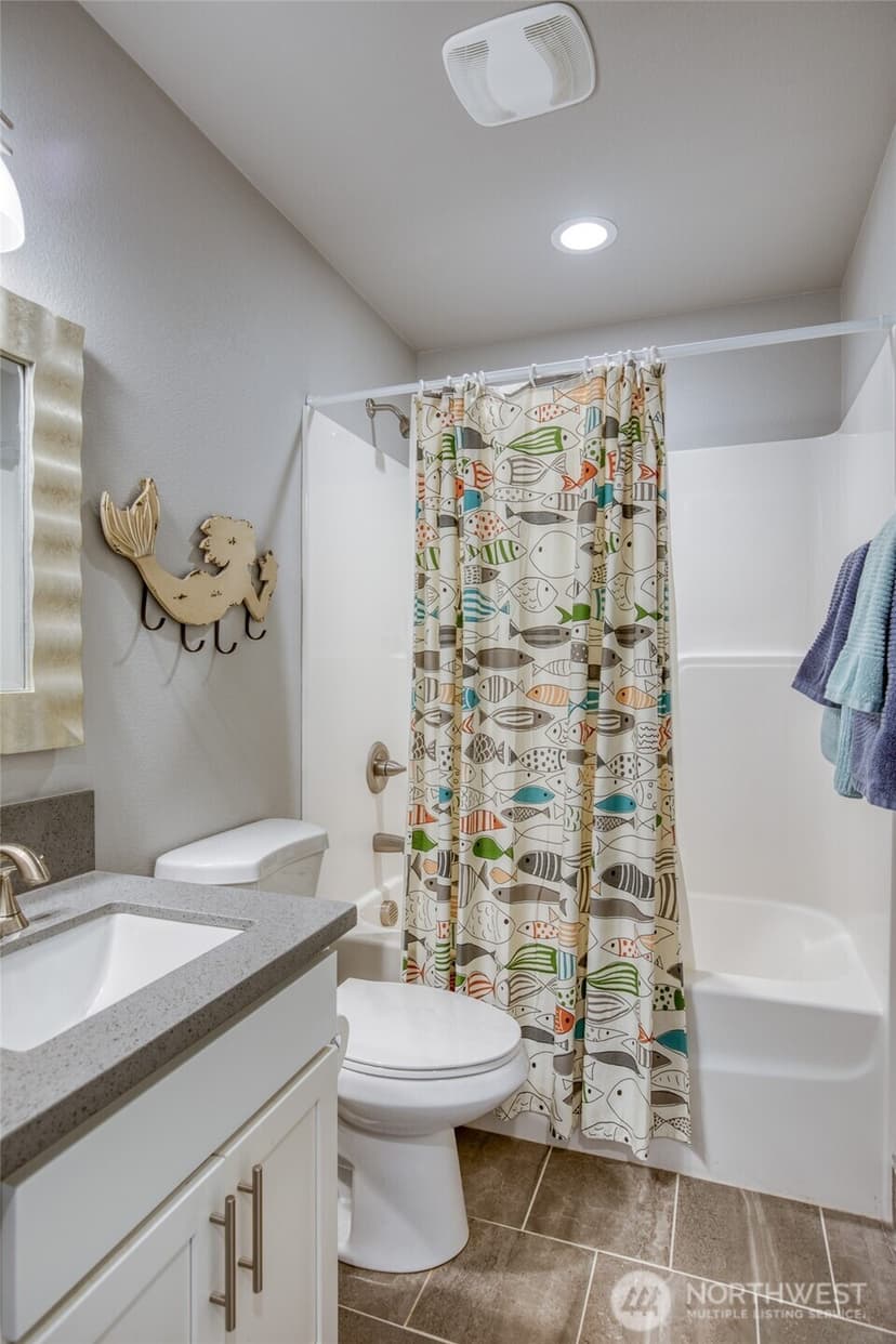Property photo for 673 Island Circle SE, Ocean Shores photo 21