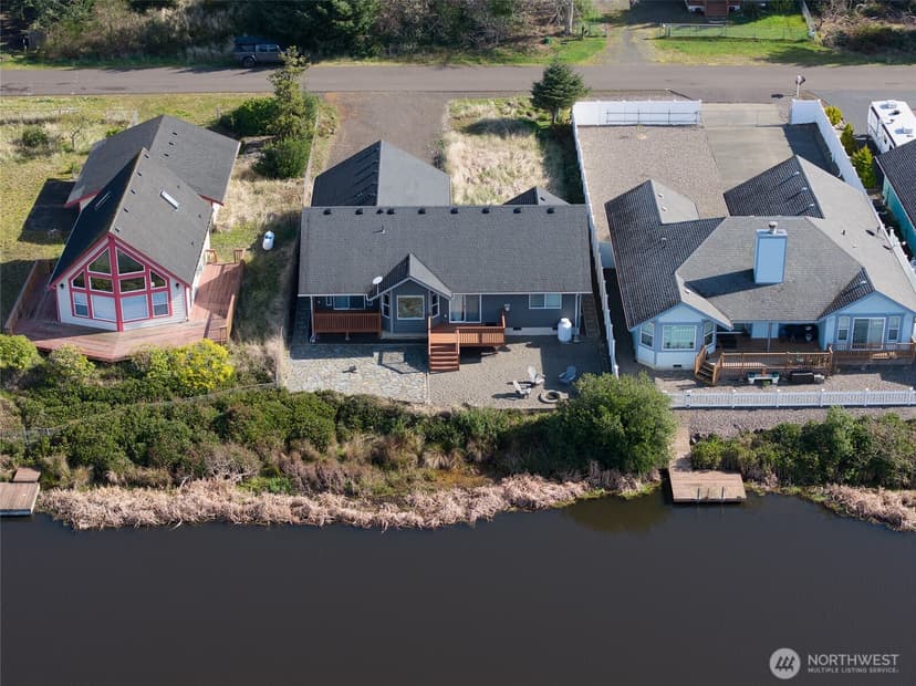 Property photo for 673 Island Circle SE, Ocean Shores