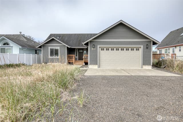 Property photo for 673 Island Circle SE, Ocean Shores photo 2