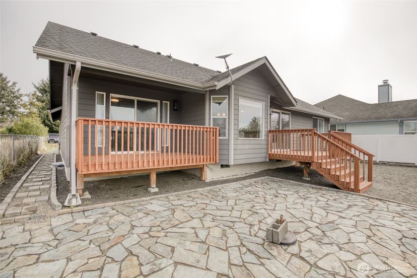 Property photo for 673 Island Circle SE, Ocean Shores photo 4