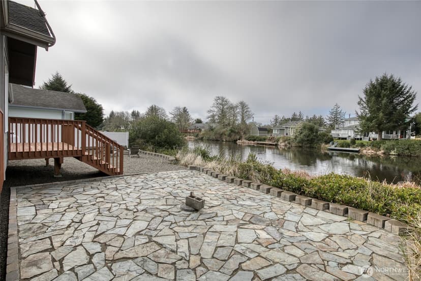 Property photo for 673 Island Circle SE, Ocean Shores photo 5
