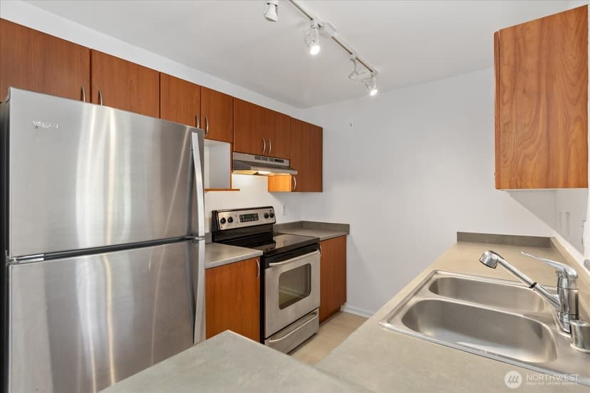 Property photo for 15415 35th Avenue W #C301, Lynnwood photo 16