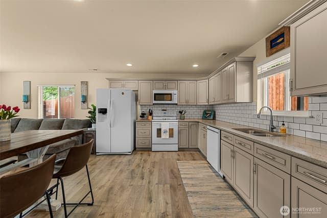 Property photo for 617 E Wapato Avenue, Chelan photo 5