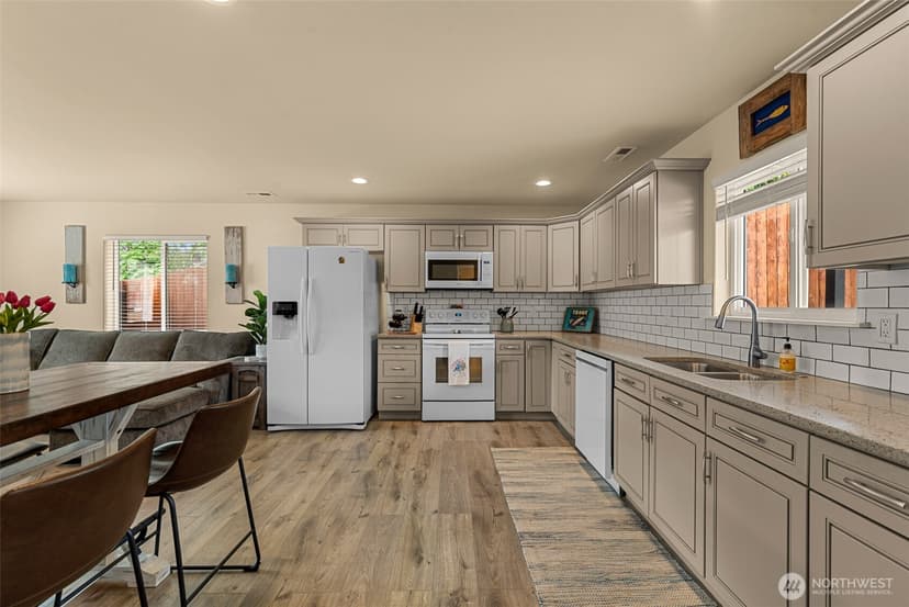 Property photo for 617 E Wapato Avenue, Chelan photo 5