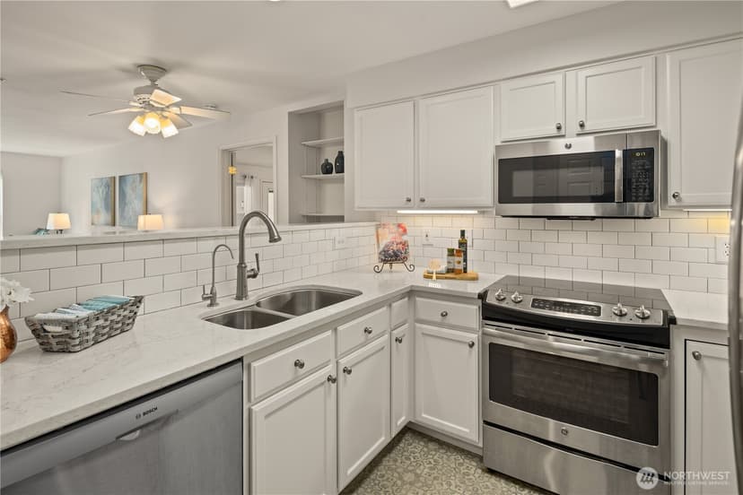 Property photo for 4133 224th Lane SE #302, Issaquah photo 12