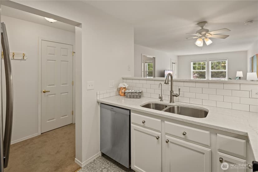 Property photo for 4133 224th Lane SE #302, Issaquah photo 13