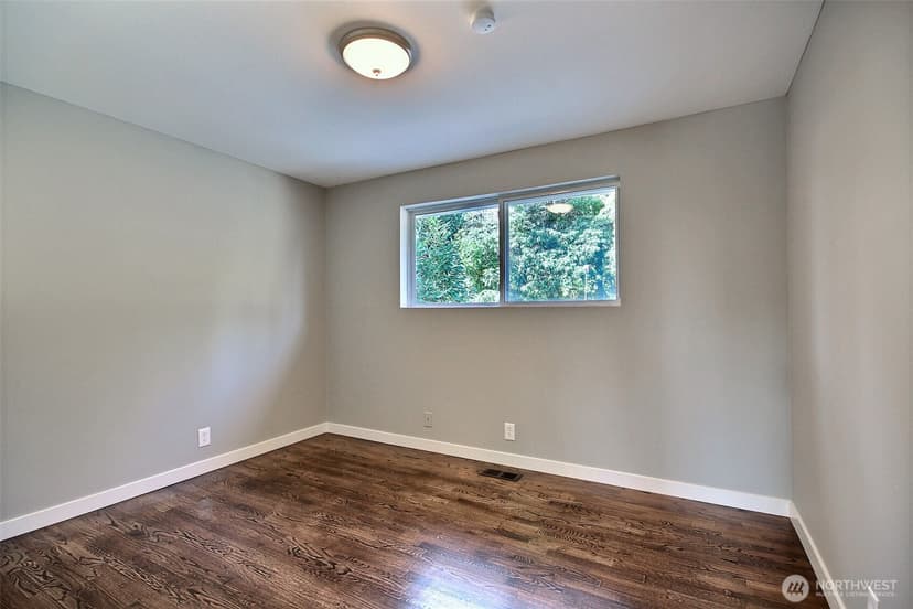 Property photo for 310 9th Avenue, Kirkland photo 11