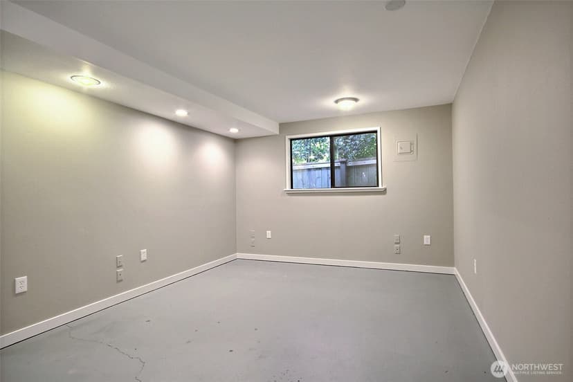 Property photo for 310 9th Avenue, Kirkland photo 17