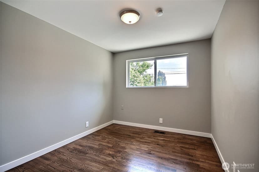 Property photo for 310 9th Avenue, Kirkland photo 12