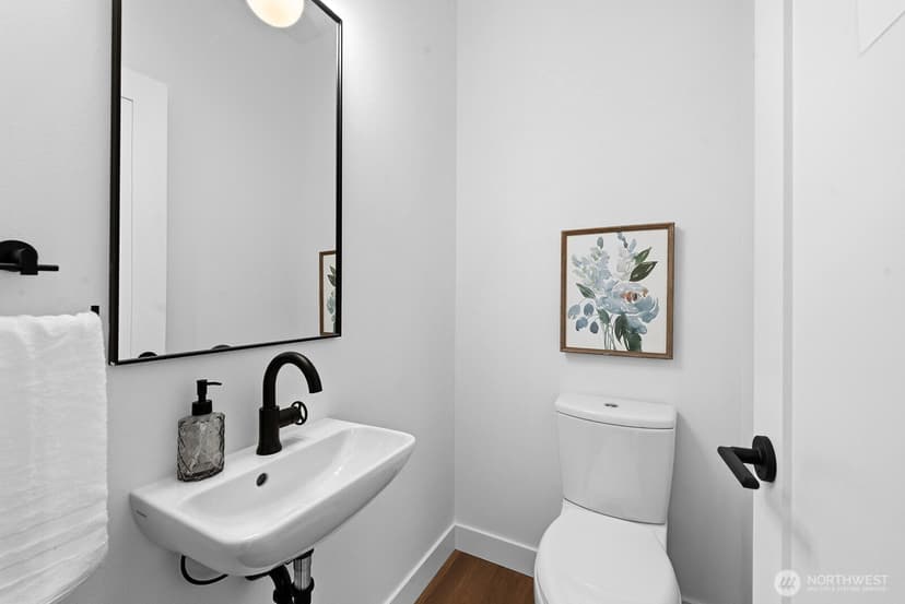 Property photo for 3216 47th Avenue SW, Seattle photo 9