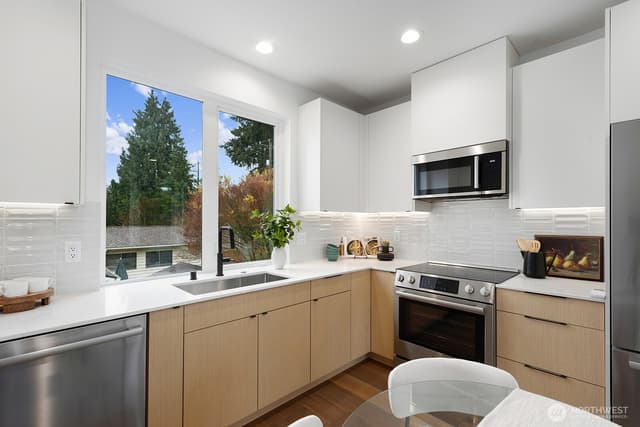 Property photo for 3216 47th Avenue SW, Seattle photo 5