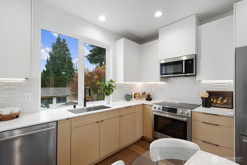 Property photo for 3216 47th Avenue SW, Seattle photo 5