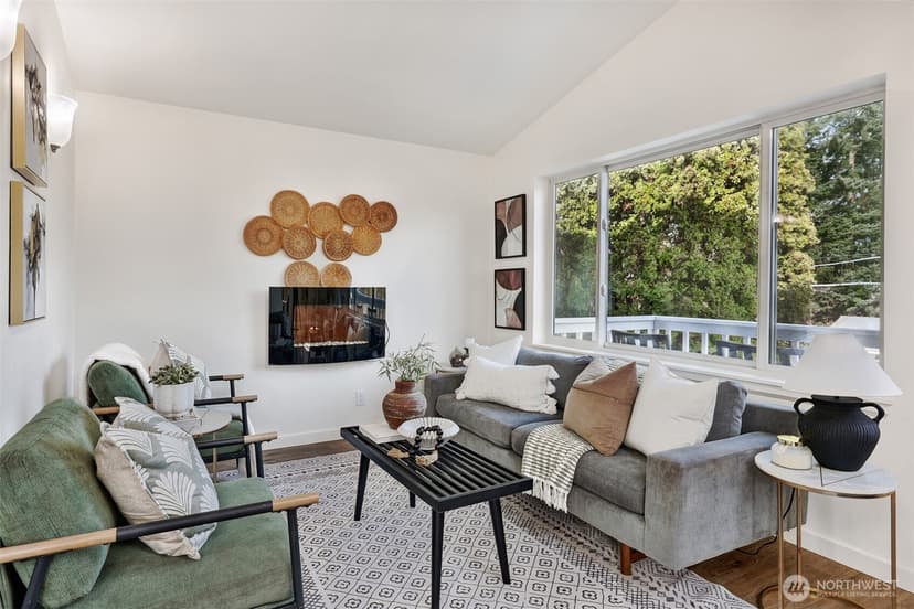 Property photo for 7737 12th Avenue SW, Seattle photo 4
